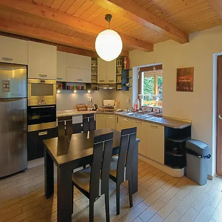 בית נופש Three-bedroom Holiday In *