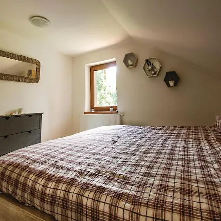 Three-bedroom Holiday In בית נופש *